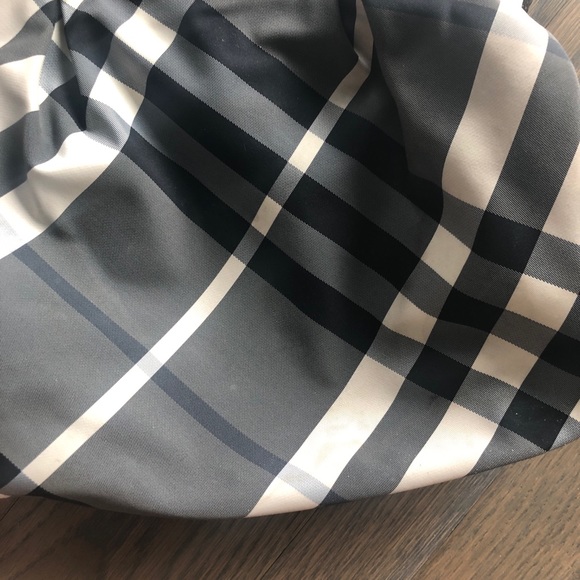 💯 Authentic Burberry Black Check Handbag - Picture 6 of 8